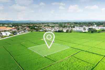 Parzelle mit Positionsmarker - © DifferR - stock.adobe.com